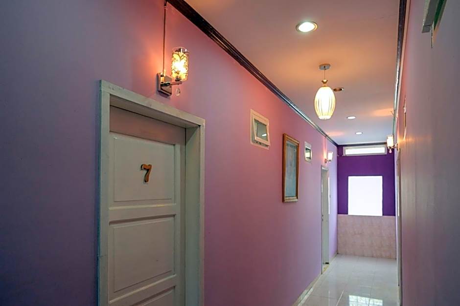 RedDoorz @ Hotel Aulia Majene