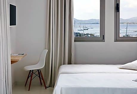 Double or Twin Room with Sea View - Without Balcony