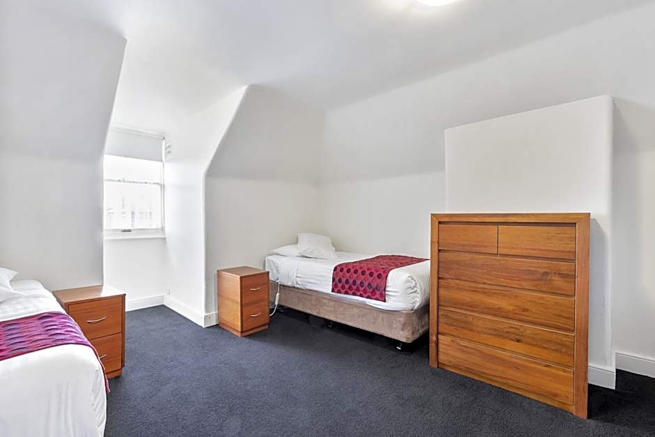 Grosvenor Court Apartments