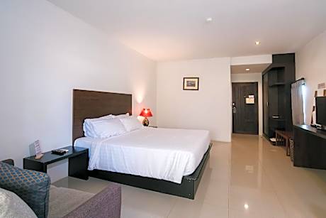 Deluxe King Bed