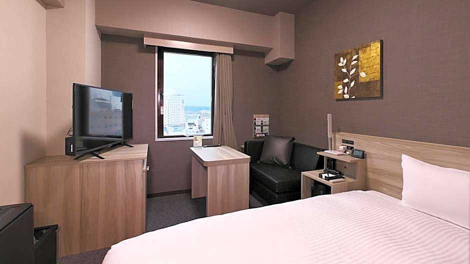 Hotel Route-Inn Toyama Ekimae