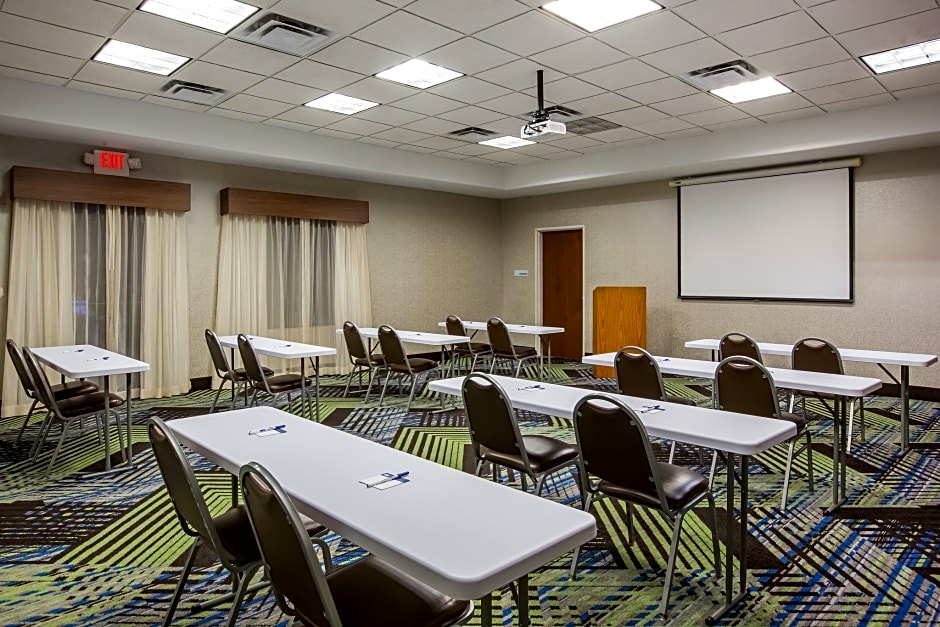 Holiday Inn Express Hotel & Suites Atlanta Southwest-Fairburn