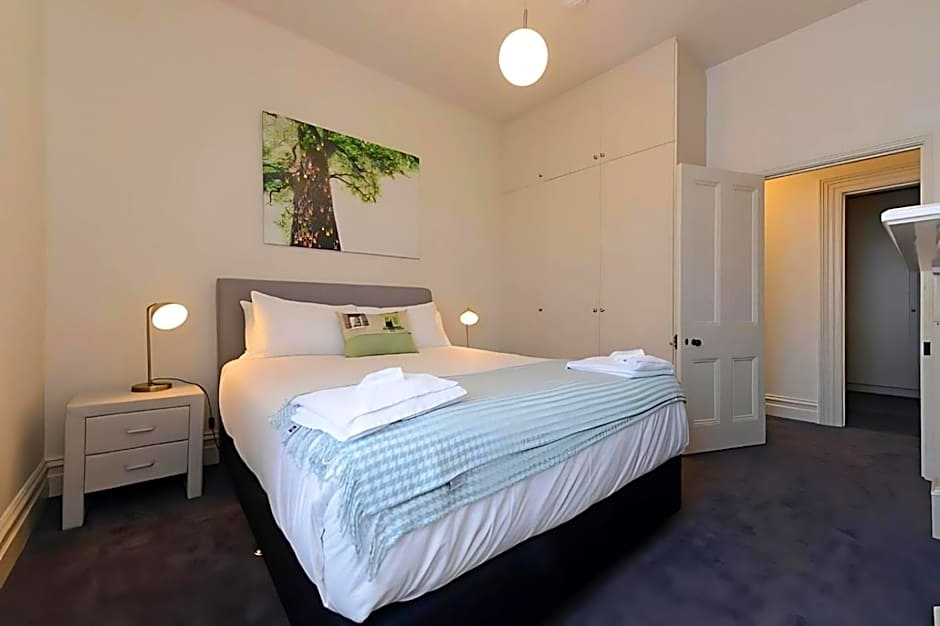 The Lollyshop Apartment in Battery Point