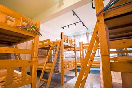 Bed in 10-Bed Mixed Dormitory Room