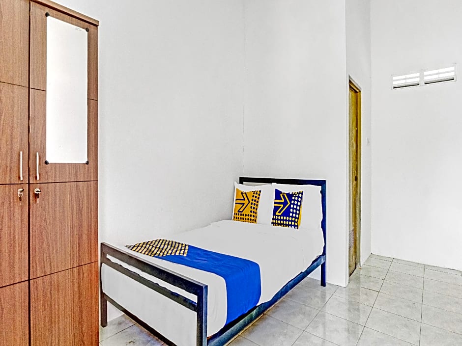 SPOT ON 90742 Kinanthy Garden Syariah