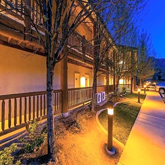 Hotel De Novo Springdale, Tapestry Collection by Hilton