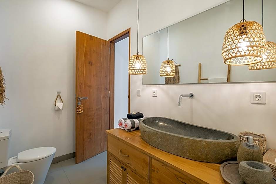 Lovely 3 Bedroom Villa Kembali