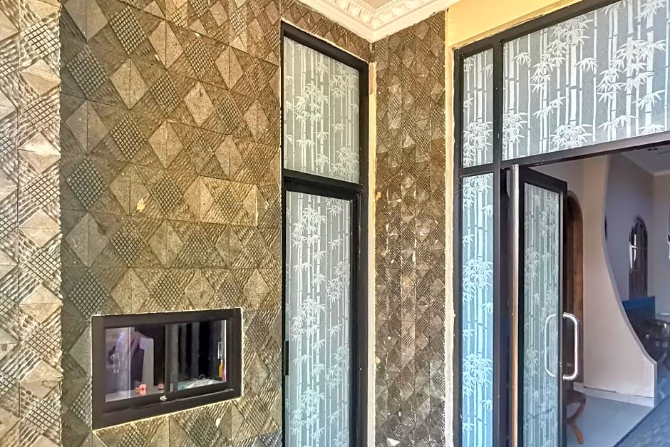 RedDoorz near Pantai Pancer Door Pacitan