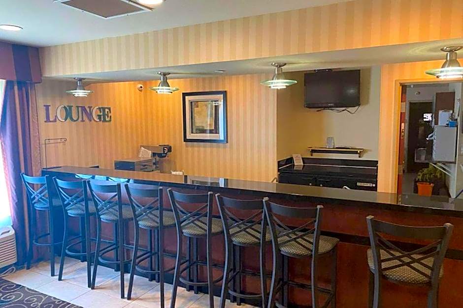 AmericInn by Wyndham Oshkosh