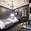 HOTEL REFRAIN