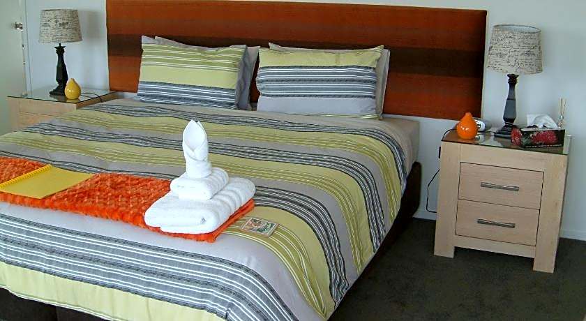 Bay Water Views Bed & Breakfast