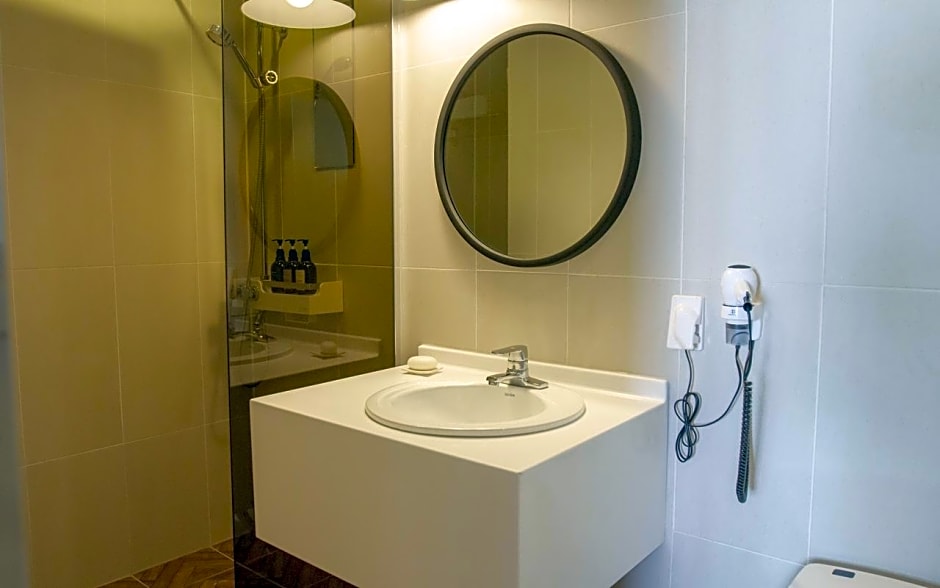 Tongyeong Hangnam Brown Dot