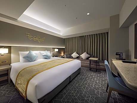 Adjoining Deluxe King Rooms with River View - Non-Smoking