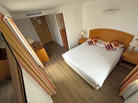 Triple Room with Terrace