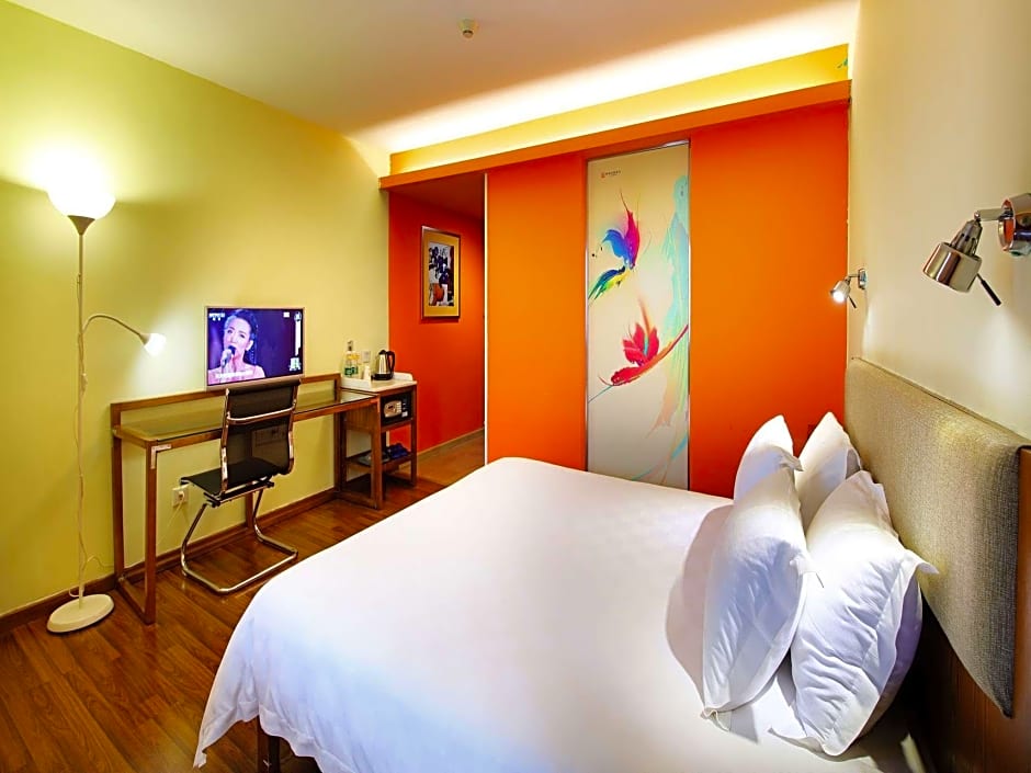 Liwan Lake Garden Inn