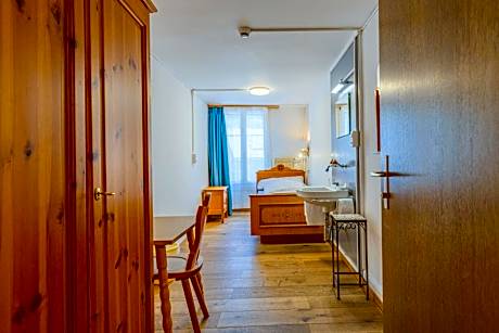 Single Room with Shared Shower