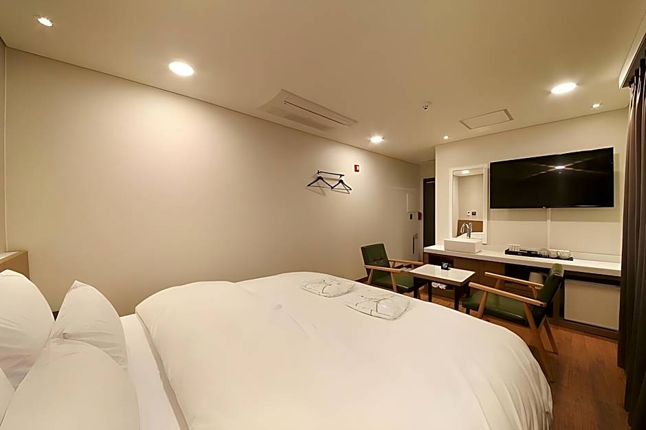 Anyang CNC Hotel