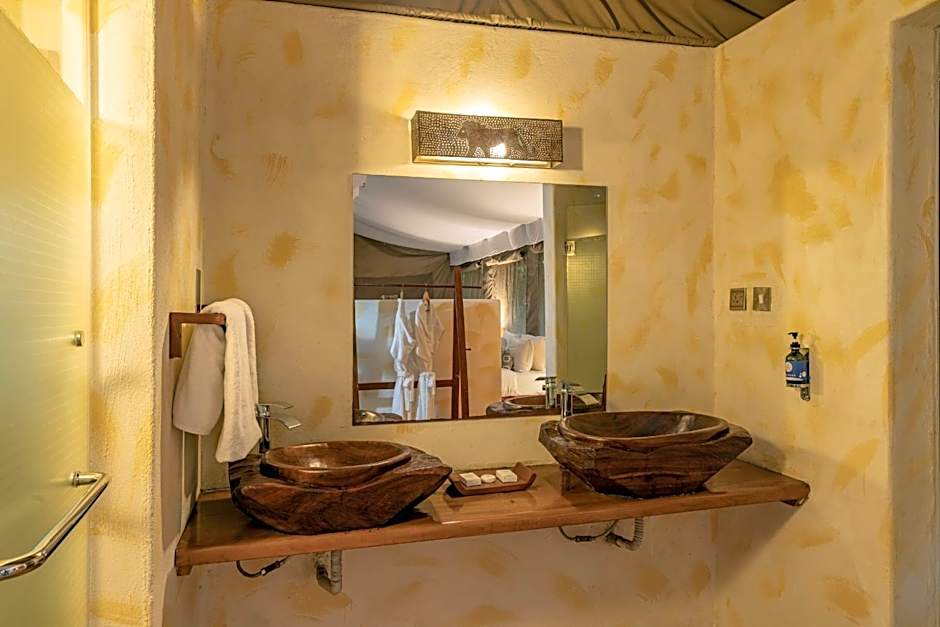 PrideInn Mara Camp & Cottages
