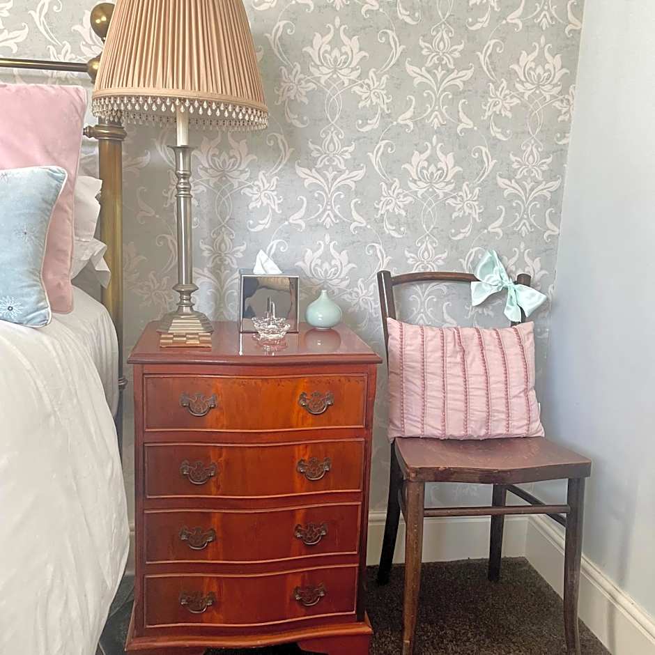 Eagle House - Award Winning B&B and Apartment