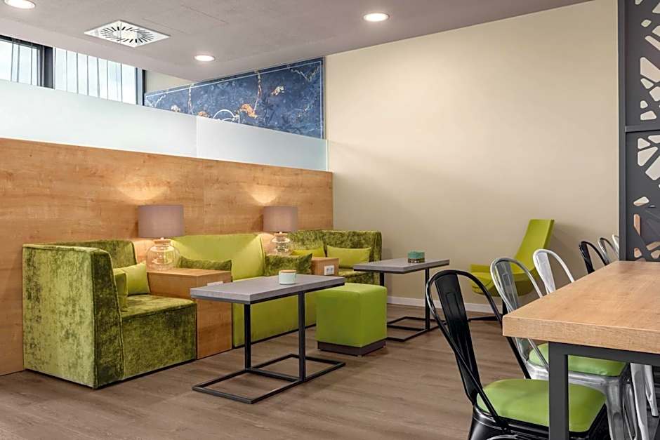 Super 8 by Wyndham Oberhausen