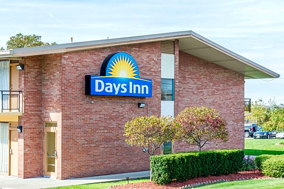 Days Inn by Wyndham Niles