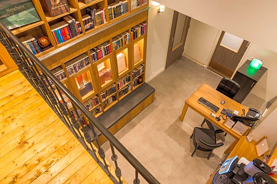 Hotel Library