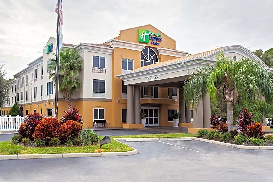 Holiday Inn Express & Suites Tavares By IHG