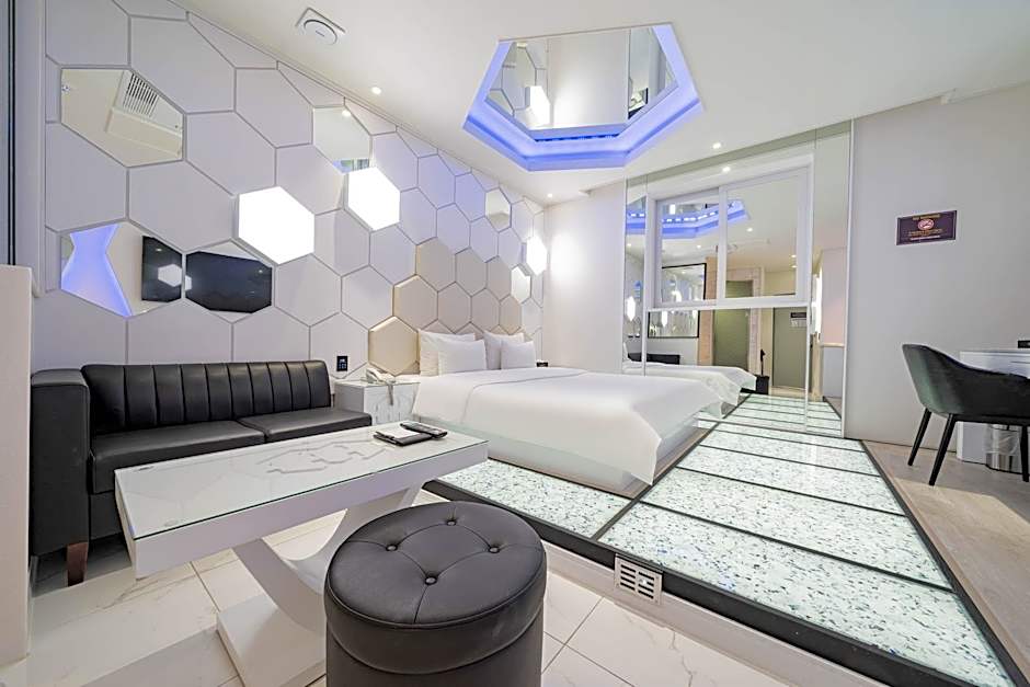 Wonju WJ Hotel Full House