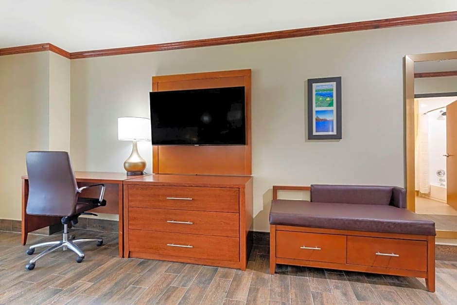 Comfort Suites West Monroe near Ike Hamilton Expo Center