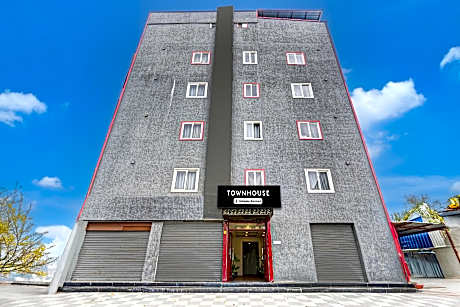 Super Townhouse Tirupati