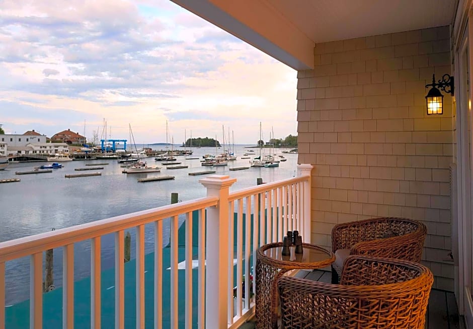 Grand Harbor Inn