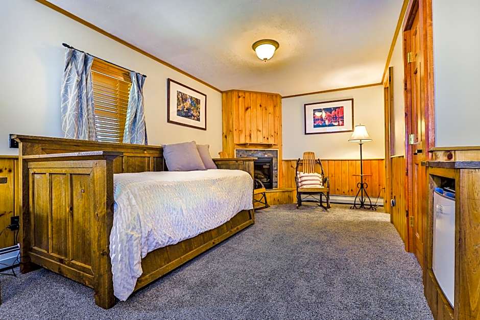 Garnet Hill Lodge
