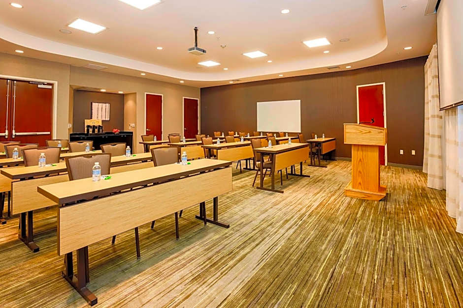 Courtyard by Marriott Dallas Arlington South