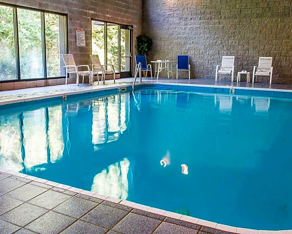 Comfort Inn Whitehall Near Michigan's Adventure