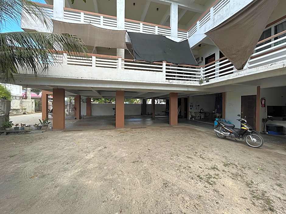 Seabreeze Beach Lodge