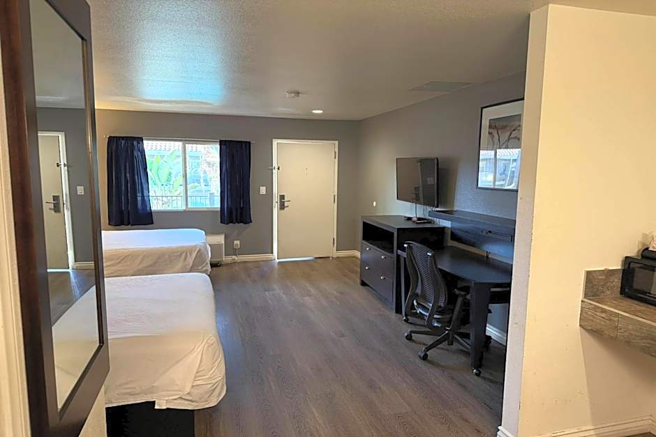 Travelodge by Wyndham Hemet CA