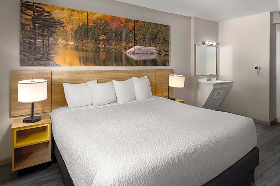 Days Inn by Wyndham Moosic
