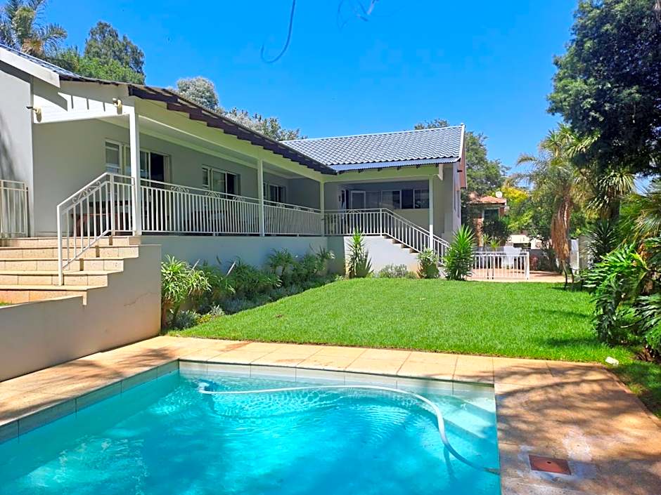 8 on Acacia Guesthouse