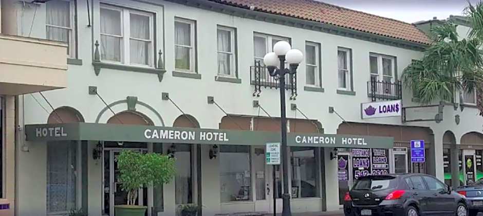 OYO Historic Cameron Hotel Brownsville I-69E