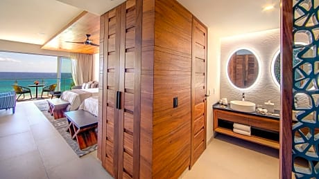 Queen Suite Ocean View