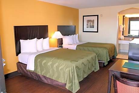 2 Double Beds Nonsmoking