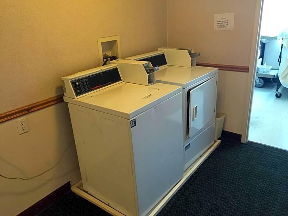 Economy Inn & Suites