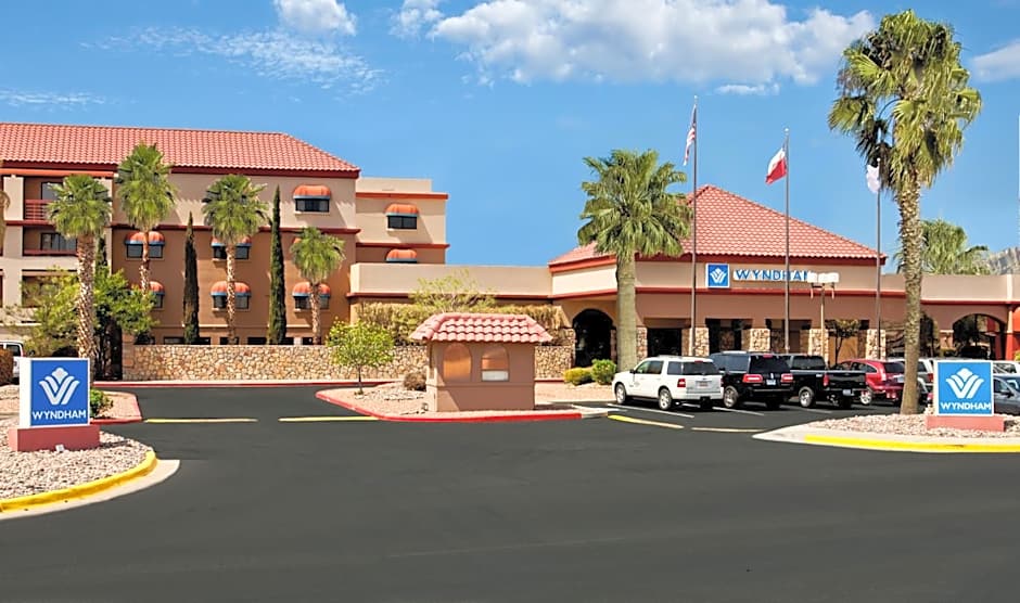 Wyndham El Paso Airport Hotel And Water Park