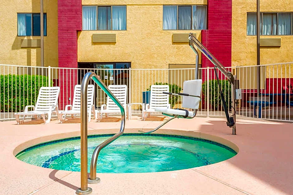 Super 8 by Wyndham - Mesa/Gilbert