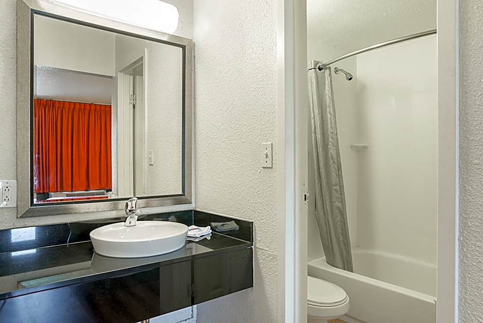 Motel 6-Little Rock, AR - West