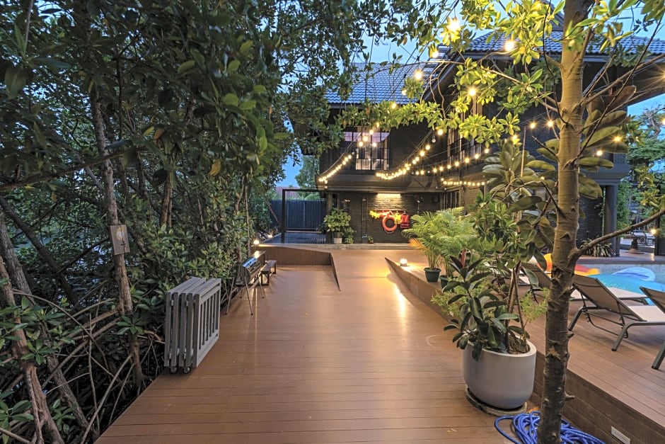 Phrip Phri Luxury Pool Villas