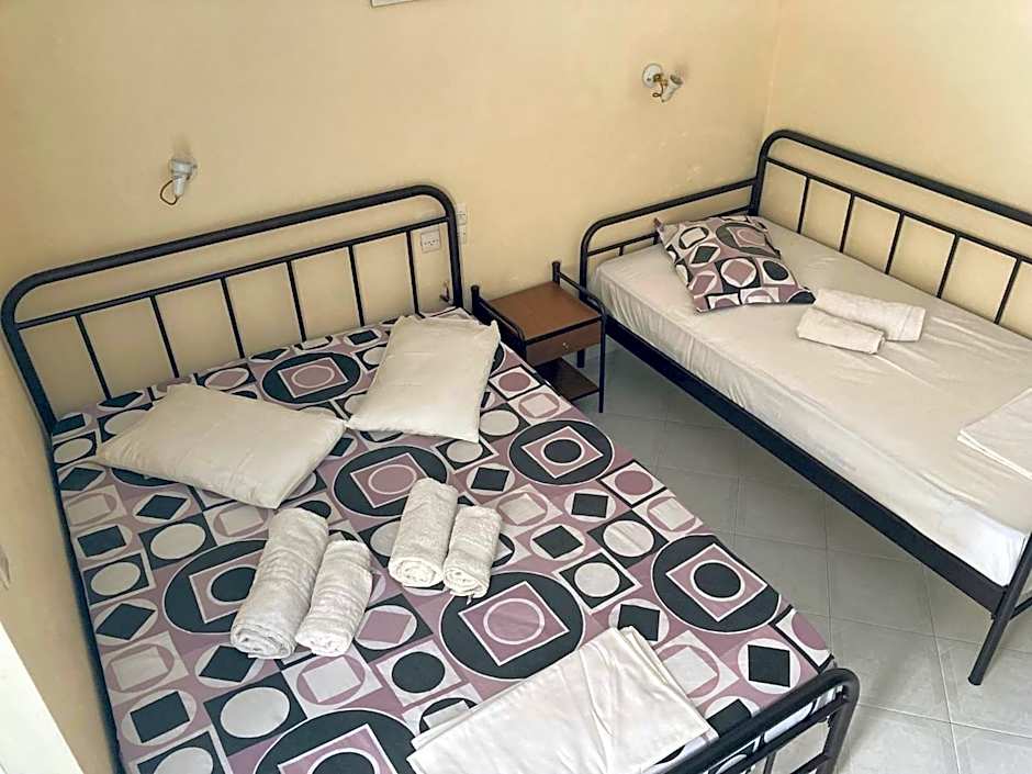 Polyxenis Rooms