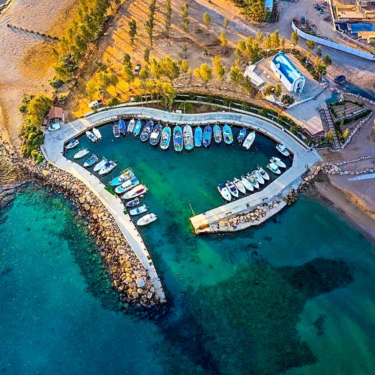 Marlita Beach Hotel Apartments