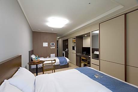 Seolbong Hot Spring Pkg For 3 - Standard Triple Room, 3 Hot Spring Coupons, 3 Americano Coupons