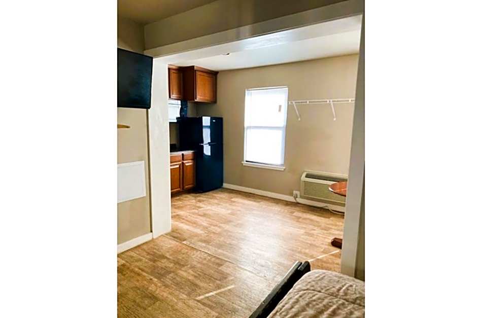 The Resource Inn -Big Lake TX